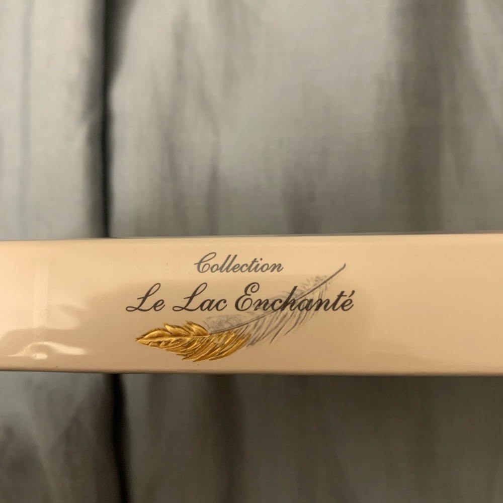 ๐ new in box sealed cle de peau limited edition lip glorifier - Picture 4 of 4